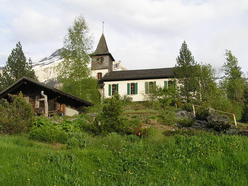 0003  Les Diablerets - protestanský kostel, alpská zahrada Les Tussillages.JPG