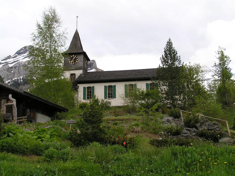 0042  Les Diablerets - protestanský kostel, alpská zahrada Les Tussillages.JPG