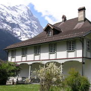 0408 Grindelwald - Bernské Alpy, Eiger, dům.JPG