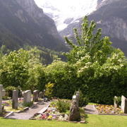 0407 Grindelwald - Bernské Alpy, hřibitov.JPG