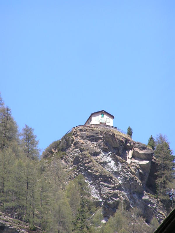 0291 Zermatt - obydlí vysoko v horách.JPG