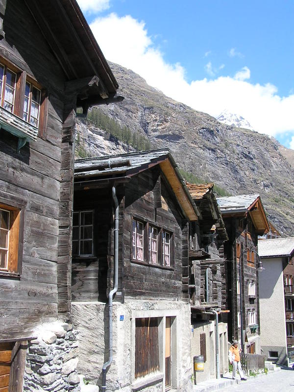 0292 Zermatt - dřevěná obydlí.JPG