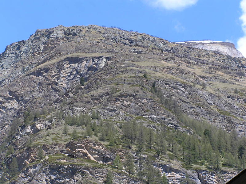 0293 Zermatt - Walliské Alpy, obrana proti lavinám.JPG