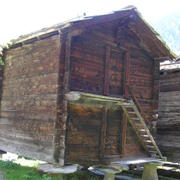 0303 Zermatt - dřevěná obydlí.JPG