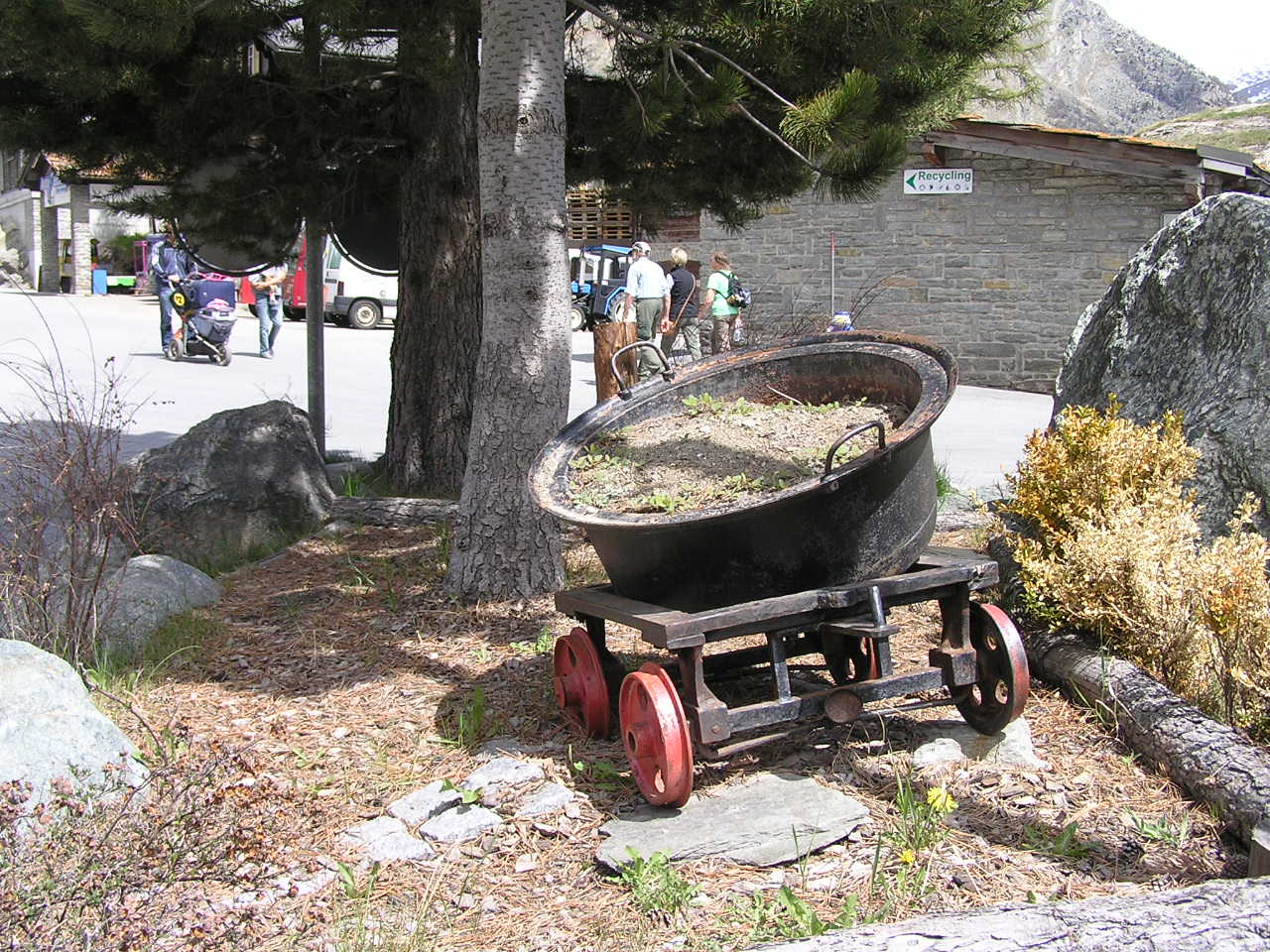 0340 Saas Fee - důlní vozík.JPG