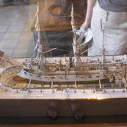 Model lodi z mramoru