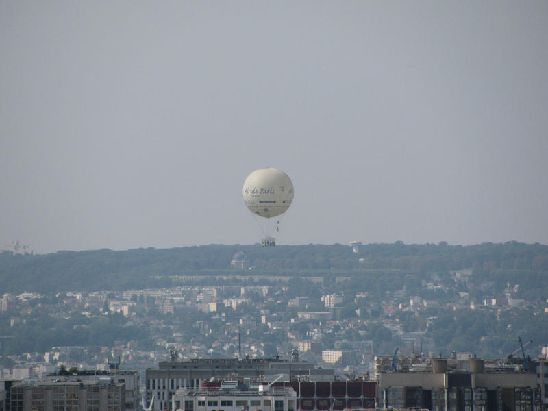 Balón nad Paříží