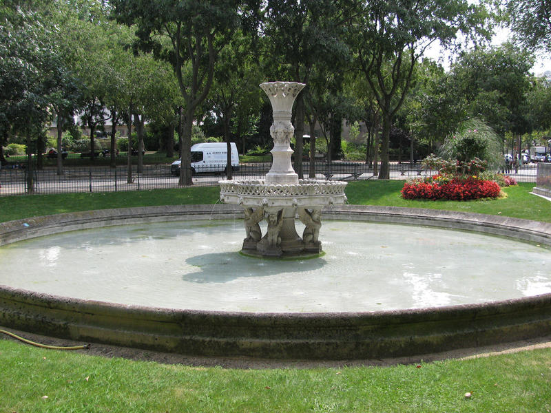 kašna na náměstí Salvadora Allende