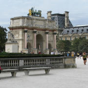 Vítězný oblouk před Louvre