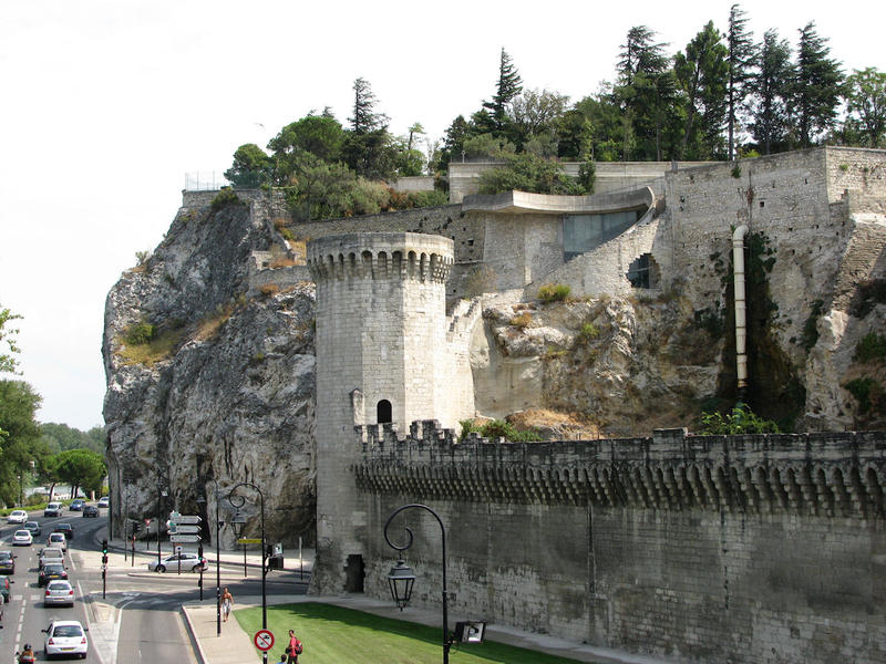 Hradby u Avignonského mostu