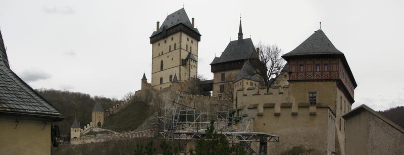 Pohled na hrad od Studniční věže