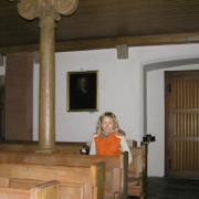 023 Detmold - Jana v Martin-Luther Kirche _v kostele Martina Luthera_.JPG