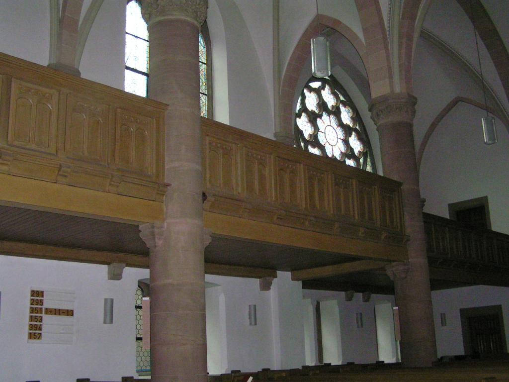 026 Detmold - Martin-Luther Kirche _kostel Martina Luthera__ interi_r.JPG