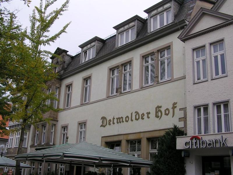 057 Detmold - Detmolder hof na Lange Strasse _ Detmoldsk_ dv_r na Dlouh_ ulici_.JPG