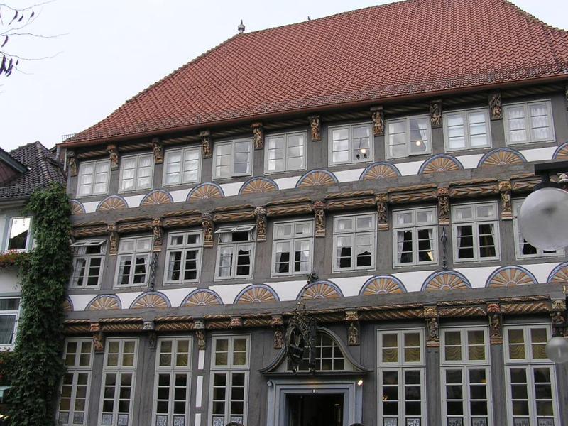 016 Hameln - Stiftsherrenhaus.JPG