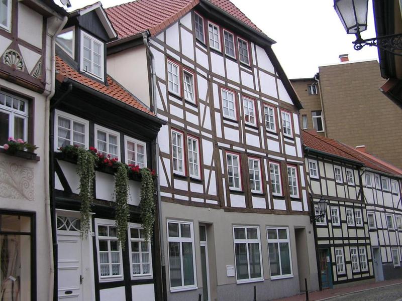 060 Hameln - domy v Alte Marktstrasse _ve Star_ tr_n_ ulici_.JPG