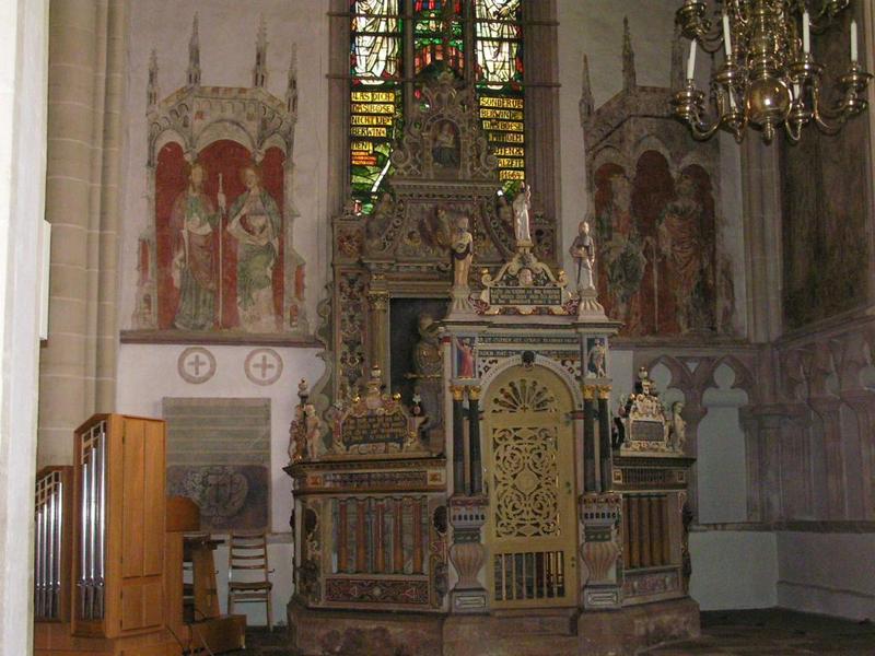 029 Lemgo - Kirche St_ Nicolai _kostel sv_ Mikul__e__ hrobka rodu z Lippe.JPG