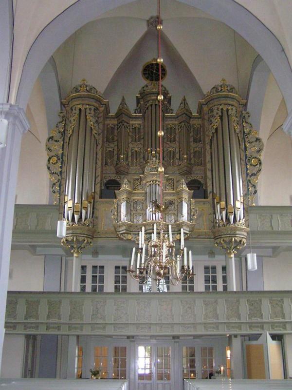 042 Melle - St_ Petri-Kirche _kostel sv_ Petra__ varhany.JPG