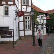 038 Minden - Jitka p_ed muzeem Mindenu.JPG