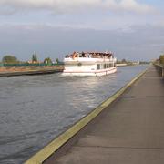 079 Minden - Rhein-Weser-Kanal _R_nskowesersk_ vodn_ kan_l__ v_letn_ lo_.JPG