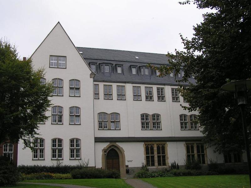 085 Paderborn - koleje teologick_ fakulty.JPG