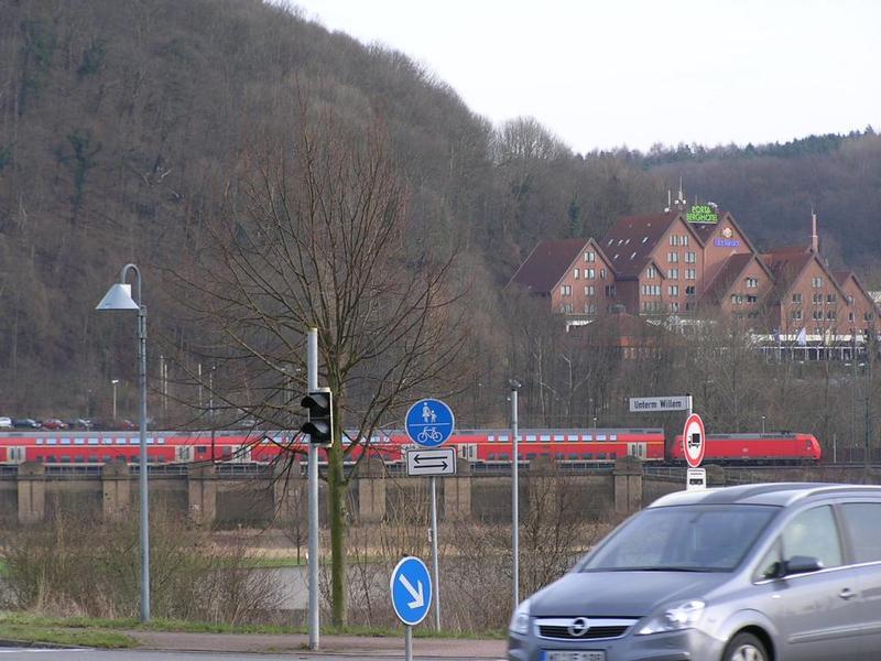 0187 Porta Westfalica - vlak.JPG